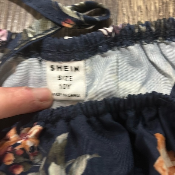 Girls shorts romper with spaghetti strap and cold shoulder. SHEIN brand 10y - Picture 3 of 3